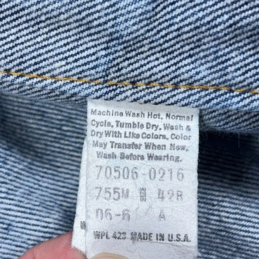 Vintage Levis Denim Jacket Men Size 42 Blue Med Wash 90s  USA Made 70506 0216